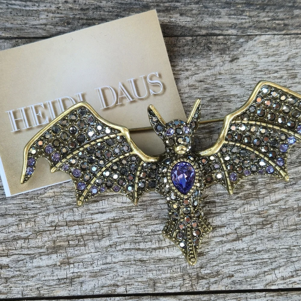 HEIDI DAUS Swarovski Crystal BAT Brooch Pin Mint Original Box Halloween Designer - Picture 1 of 16